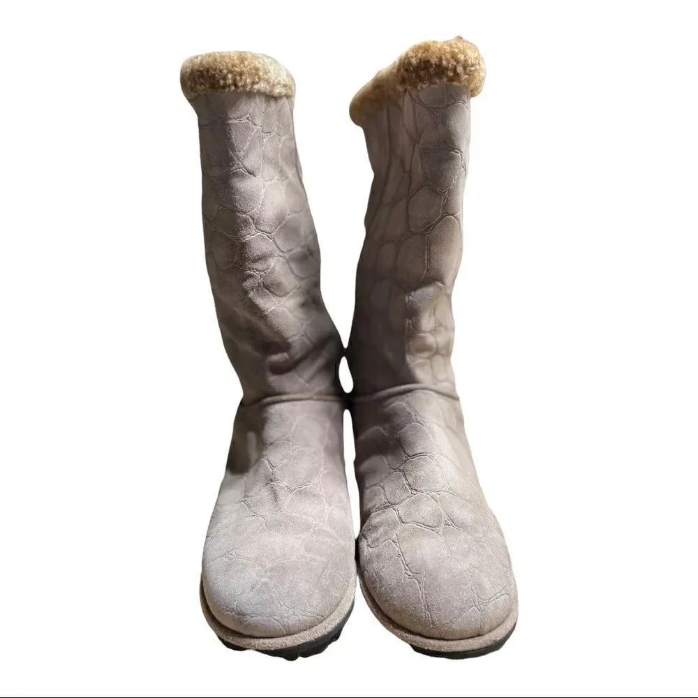 Stuart Weitzman Gray Tan Croc Embossed Winter Snow Boots Size 7 Medium